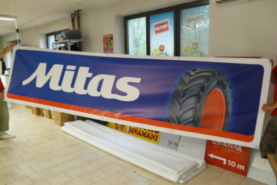 Partnerský program | Reklamní plachta | banner KLASIK s oky a zesílenými okraji